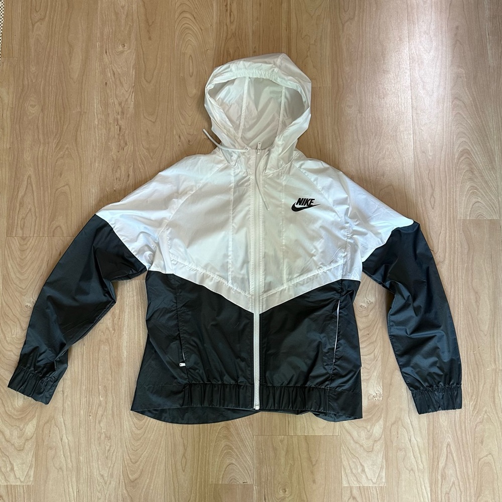 Nike Windrunner Women's Outdoor Jacket White/Grey